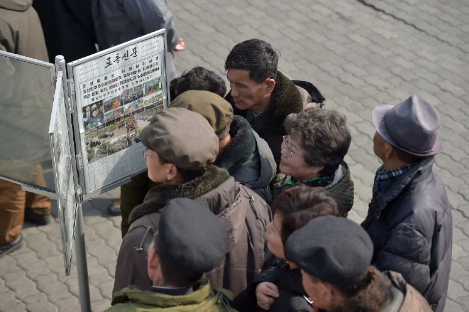 nguoi dan binh nhuong theo doi chuyen di viet nam cua ong kim