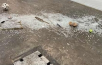 Tác phẩm nghệ thuật trị giá 20.000 USD vỡ vụn trong phút chốc