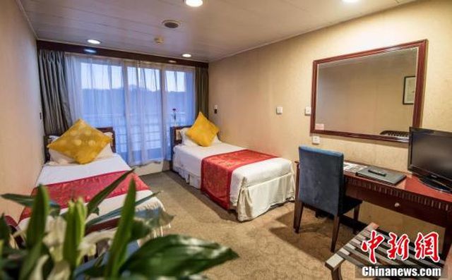 trung quoc du thuyen hang sang lam noi o cho cac y bac sy tuyen dau chong covid 19