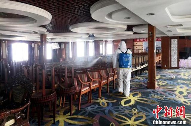 trung quoc du thuyen hang sang lam noi o cho cac y bac sy tuyen dau chong covid 19