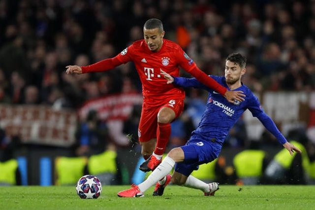 nhung khoanh khac hum xam bayern munich gieo ac mong cho chelsea