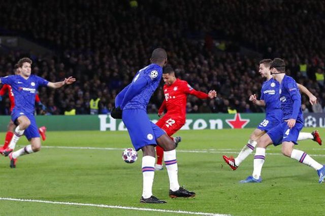 nhung khoanh khac hum xam bayern munich gieo ac mong cho chelsea