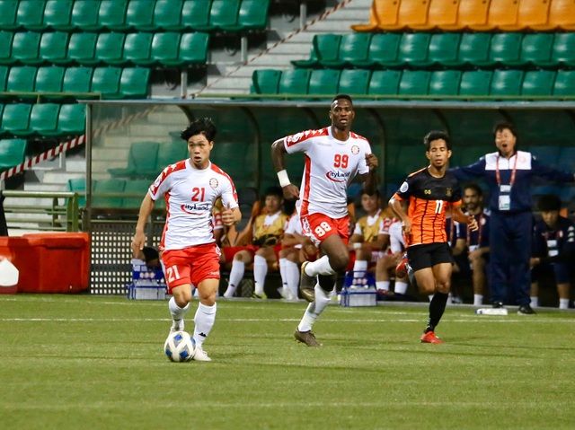 clb tp ho chi minh thang hoa nho cam hung tu cap doi cong phuong phi son