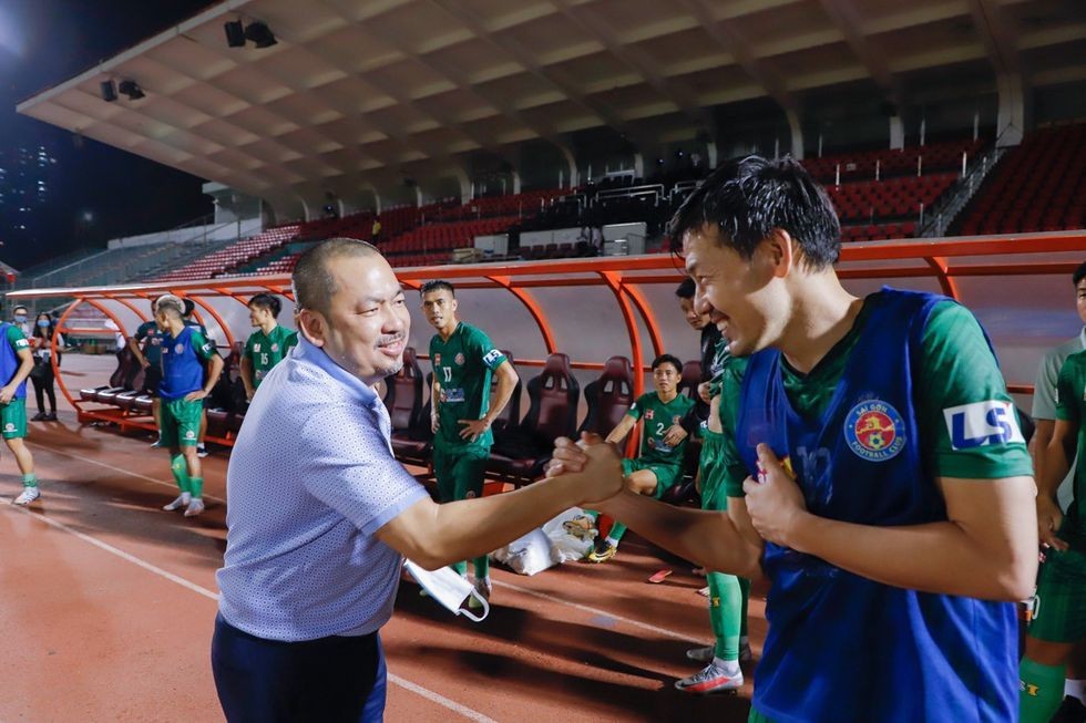 Daisuke Matsui hết lời khen không khí bóng đá Việt Nam trên báo Nhật