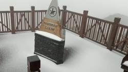 Hình ảnh mưa tuyết bất ngờ phủ trắng đỉnh Fansipan trước thềm Tết Tân Sửu