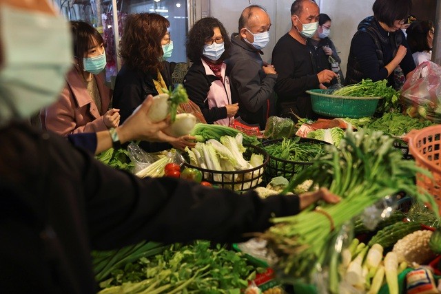 Người dân châu Á tất bật chuẩn bị đón năm mới Tân Sửu