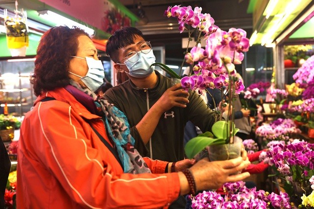 Người dân châu Á tất bật chuẩn bị đón năm mới Tân Sửu