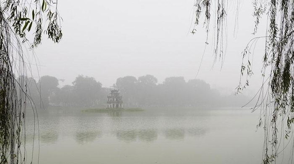 Dự báo thời tiết đêm nay và ngày mai (18-19/2): Bắc Bộ đêm và sáng trời rét, sáng sớm sương mù; Trung Bộ mưa rào rải rác; Nam Bộ ngày nắng, đêm không