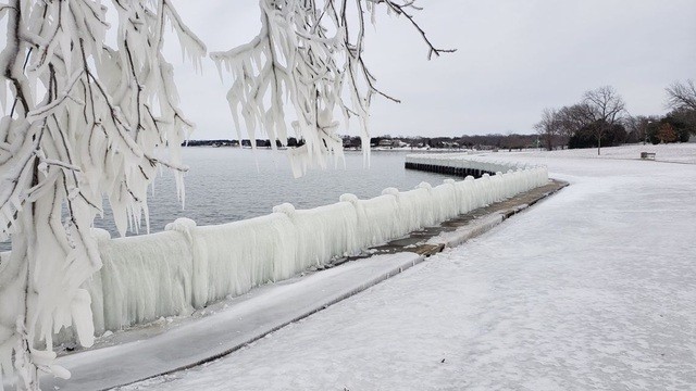 Mỹ: Những khoảnh khắc giá rét kỷ lục khiến vạn vật đóng băng như hóa đá