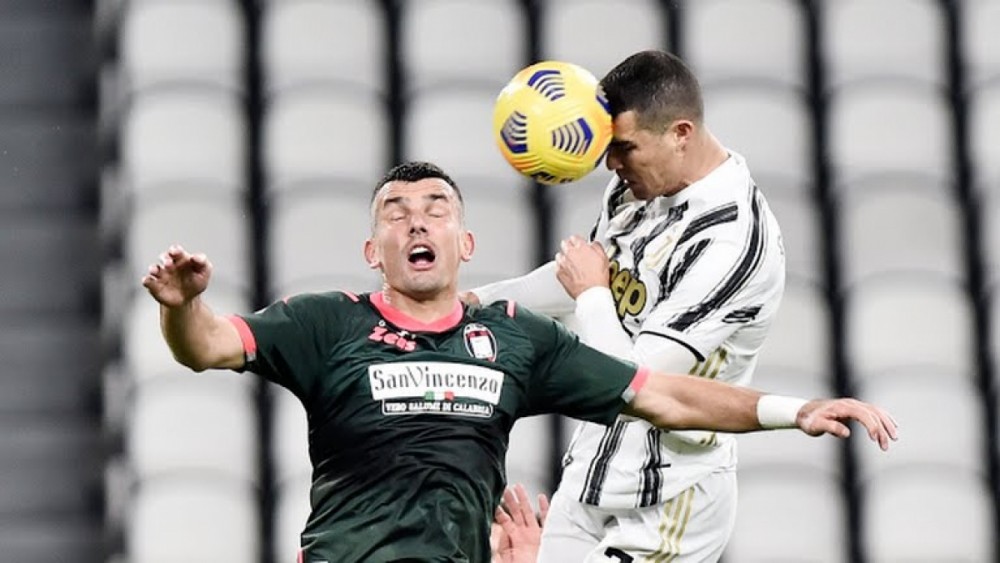 Ronaldo ghi 2 bàn thắng, Juventus vào tốp 3 Serie A