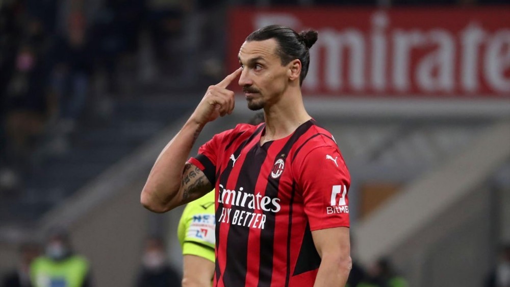 Lão tướng Zlatan Ibrahimovic (40 tuổi) có thể gia hạn AC Milan thêm 1 năm. (Nguồn: Getty)