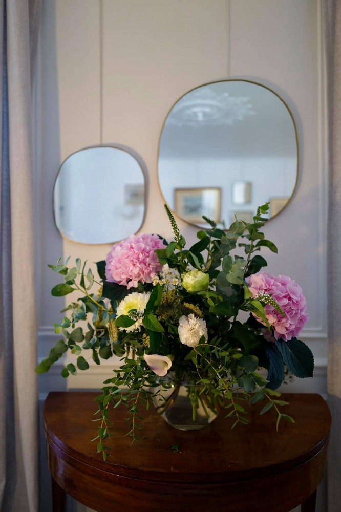 Cuộc sống thơ mộng của mẹ con ca sĩ Hồng Nhung ở Paris