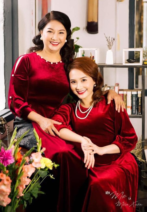 Tết này, mỹ nhân Việt diện đồ đôi với mẹ