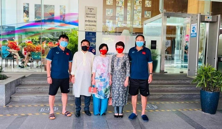 Những hình ảnh xúc động của đội tuyển nữ Việt Nam trước ngày về nước