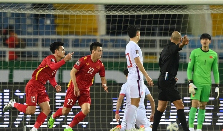 Sau trận thắng Trung Quốc, đội tuyển Việt Nam vững vị trí đầu bóng đá Đông Nam Á