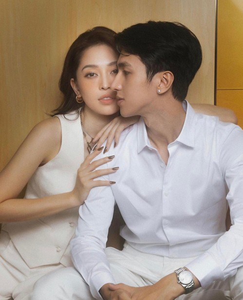 Thời trang đồng điệu của Á hậu Phương Nga và bạn trai - diễn viên Bình An