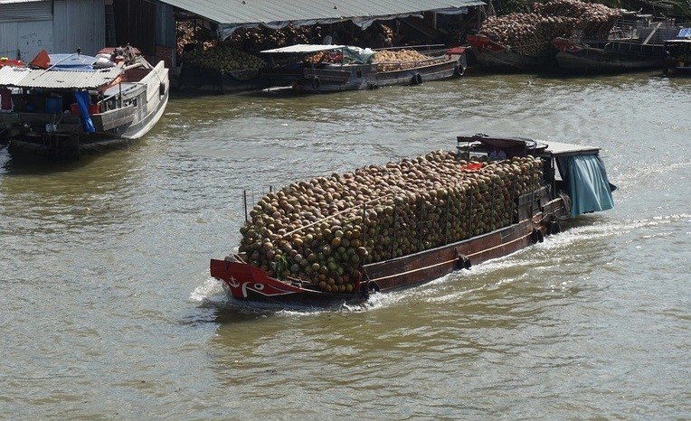 Bến Tre: Chợ nổi trên sông 'độc nhất vô nhị' chỉ bán các sản phẩm từ cây dừa