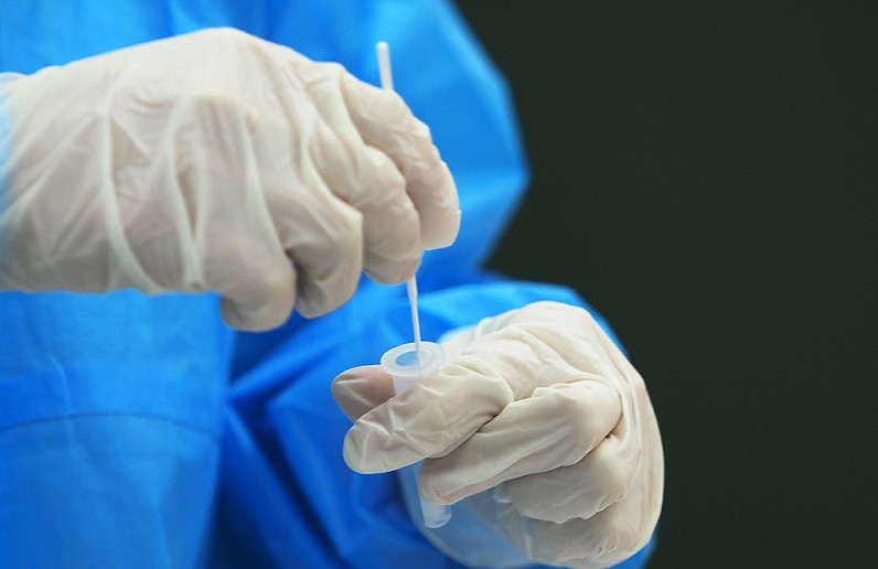 Chủ động phát hiện và xử trí kịp thời các trường hợp F0, nghi ngờ mắc Covid-19. (Nguồn: SK&ĐS)