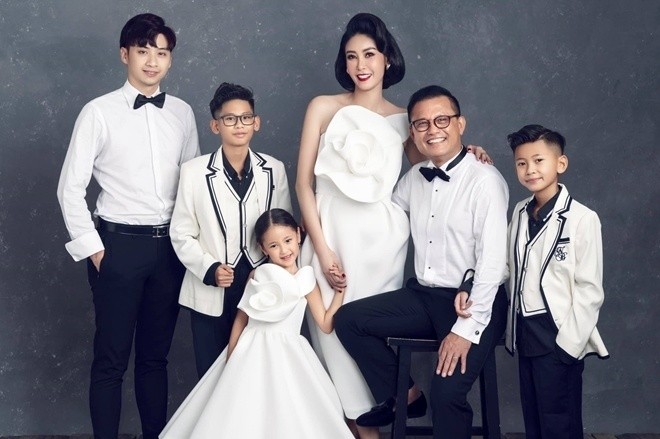 Ngưỡng mộ Hoa hậu Hà Kiều Anh bởi thành đạt và hôn nhân êm ấm