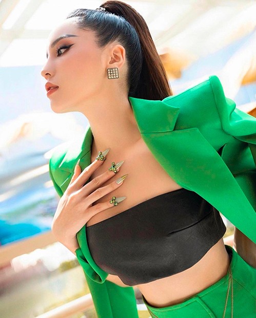 Các Hoa hậu cùng sao Việt thanh lịch tuyệt đối với áo blazer cách điệu