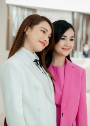 Nhã Phương tươi tắn ở Hà Nội, chu toàn công việc và gia đình