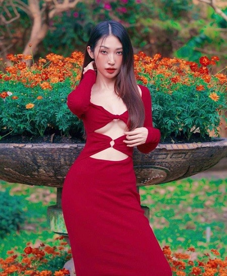 Sao Việt 'siết cân' diện váy thun tôn hình thể chuẩn