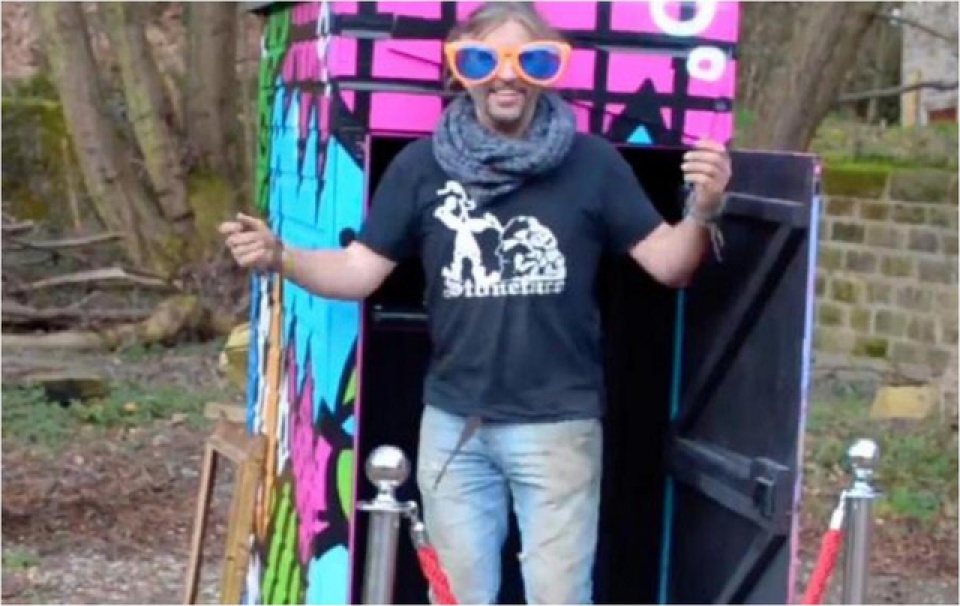 hop dem di dong nho nhat the gioi tai anh