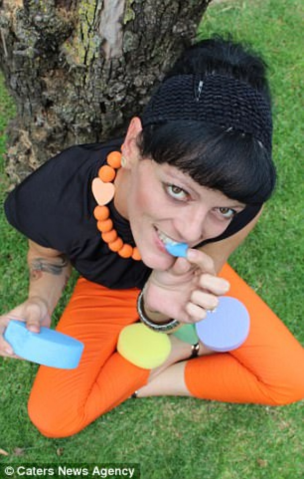 ky la nguoi phu nu nghien an mieng bot bien