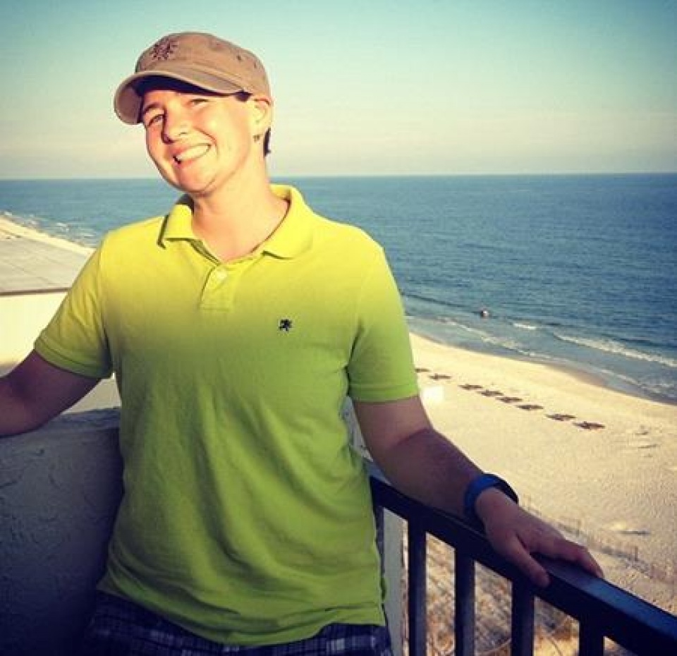 nguoi dan ong chuyen gioi sinh con ho vo