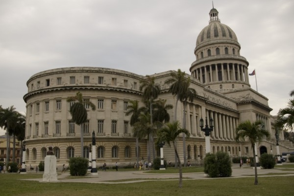 cuba toa nha capitol mo cua tro lai don du khach