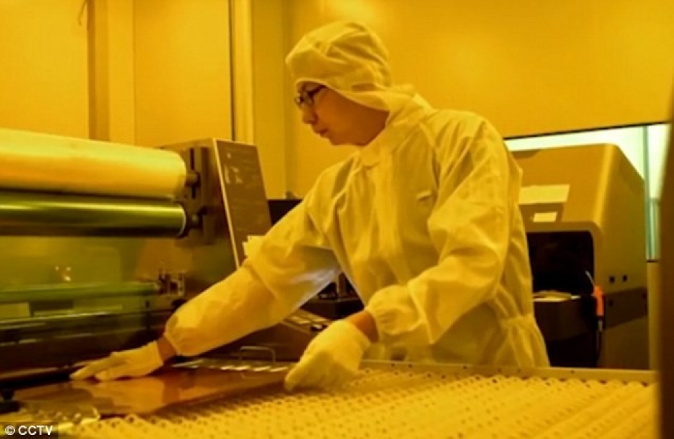 trung quoc khoe sieu vat lieu co the khien may bay chien dau vo hinh