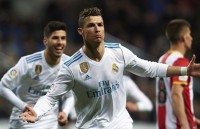 ronaldo lap cong real madrid thoat thua ngay tren san nha