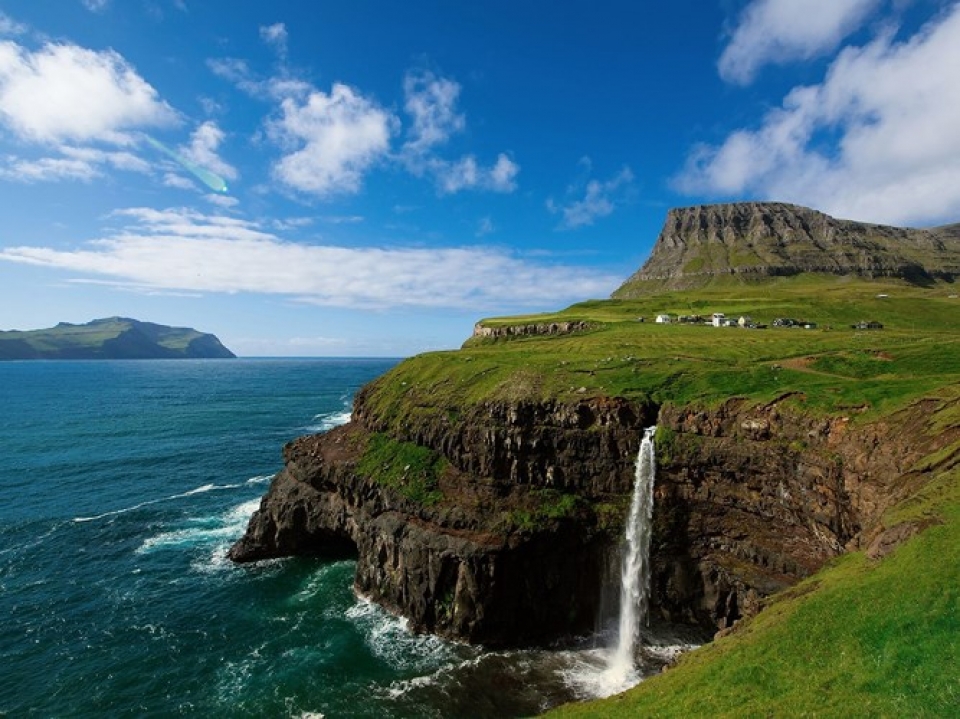 nhung ngoi lang dep den me hoac tren the gioi