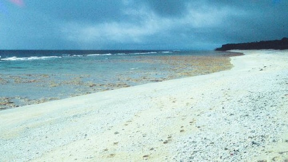 kham pha hon dao khong nguoi o nhung nhieu rac nhat the gioi