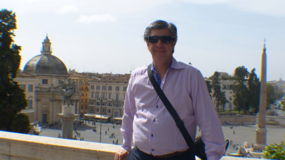 mang khoi u khong lo suot thap ky ma cu tuong bung bia