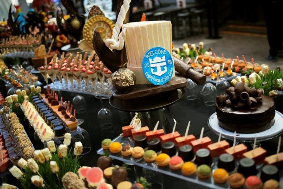 cuoc song sieu xa hoa tren du thuyen lon nhat the gioi