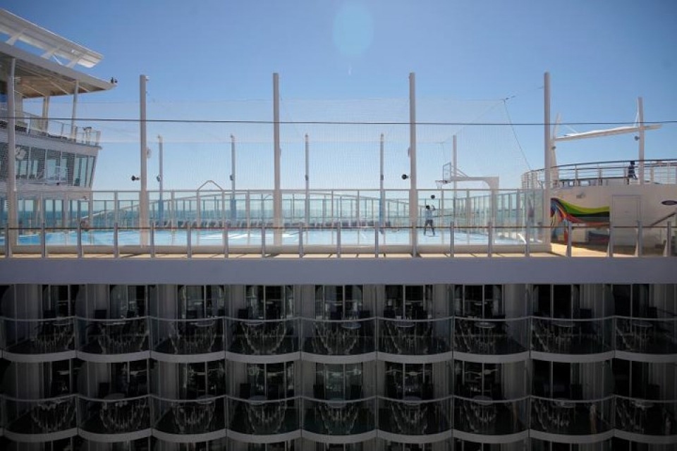 cuoc song sieu xa hoa tren du thuyen lon nhat the gioi