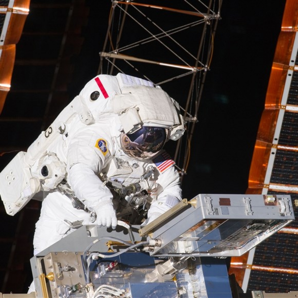 my thay the nang cap cac thiet bi xuong cap cua tram iss