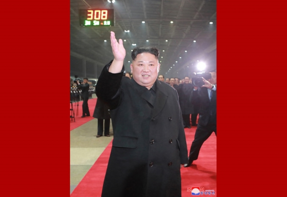 kcna chu tich kim jong un tuoi cuoi niem no khi ve den ga binh nhuong