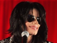 Canada: Nhiều đài phát thanh lớn dừng phát sóng ca khúc của Michael Jackson