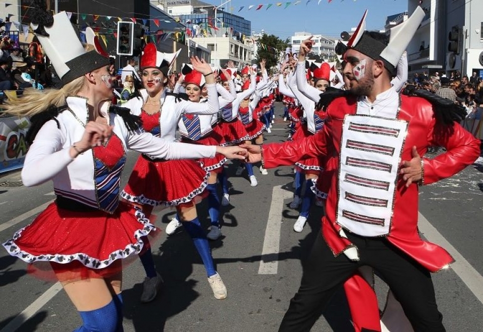 ch cyprus tung bung le hoi carnival