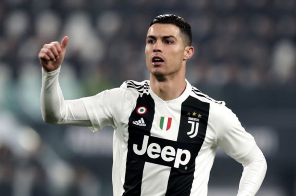 co dong vien tuc gian doi hoan tien vi cronaldo khong ra san