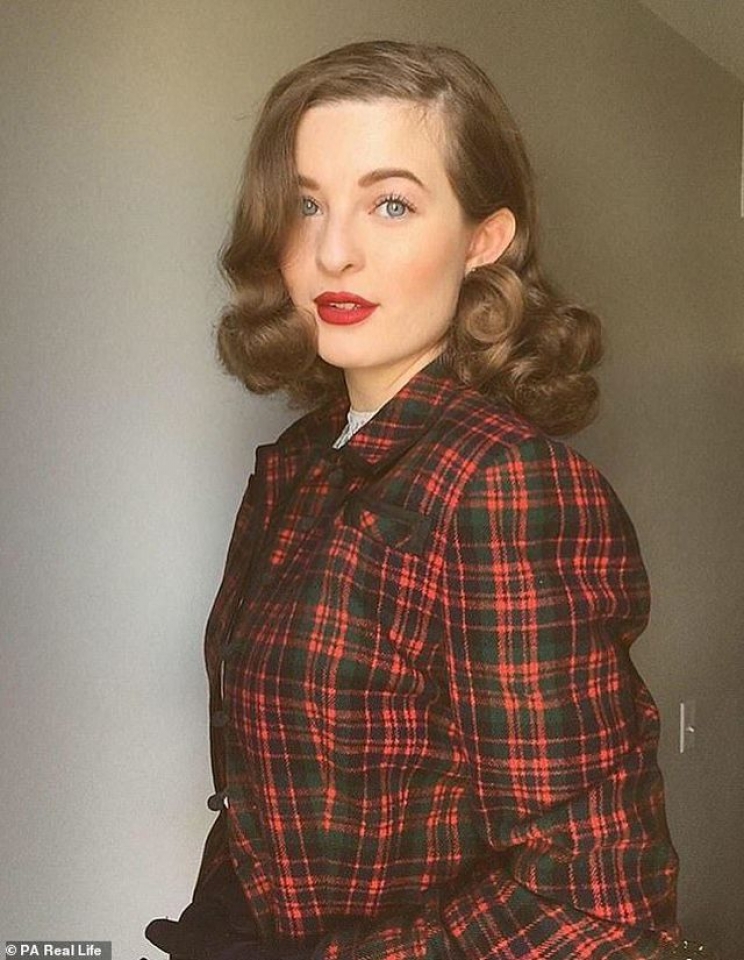 ky la thieu nu tu quay lui thoi gian song nhu trong thap nien 1940