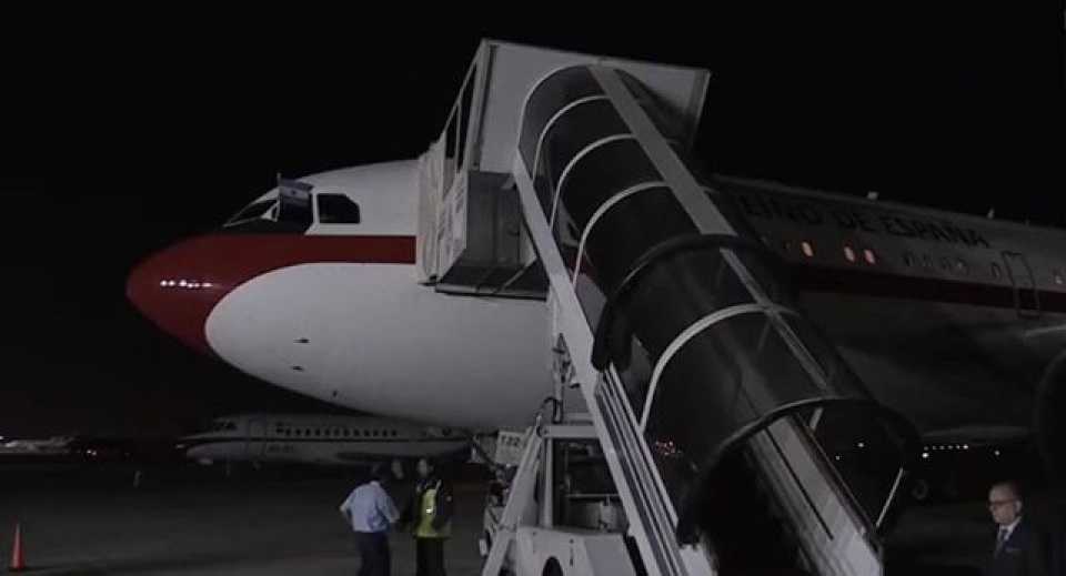 thang may bay qua ngan nha vua tay ban nha mac ket tai san bay argentina