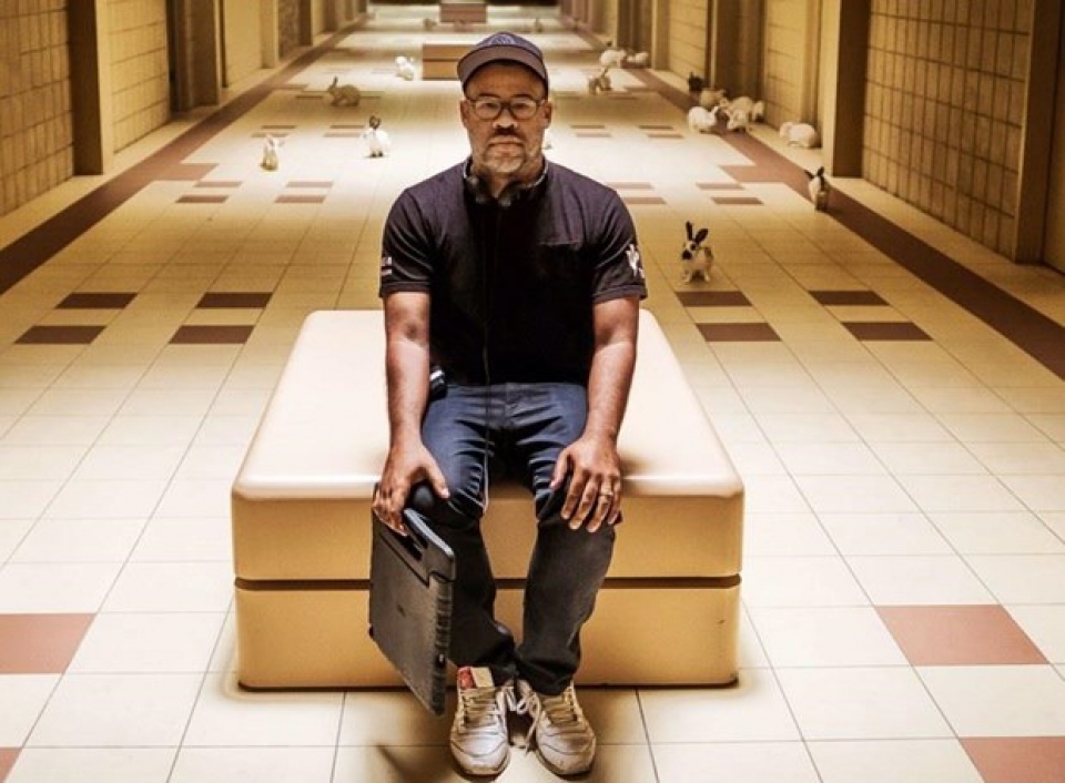 hinh tuong loai tho gay tranh cai trong phim kinh di us