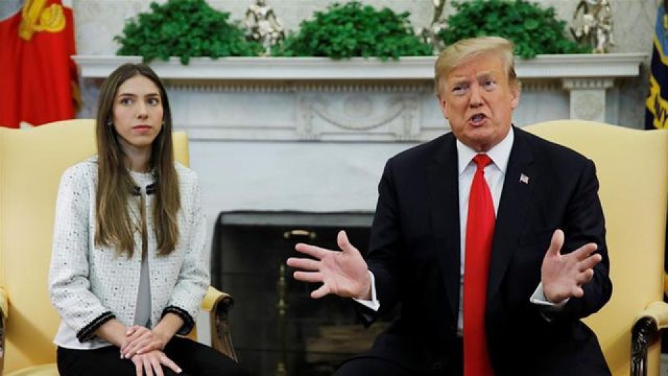 nguoi phu nu dung sau tong thong tu phong venezuela