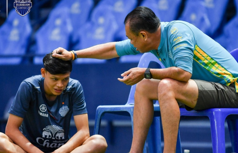 Supachai bị nhắc nhở khi trở về Buriram United