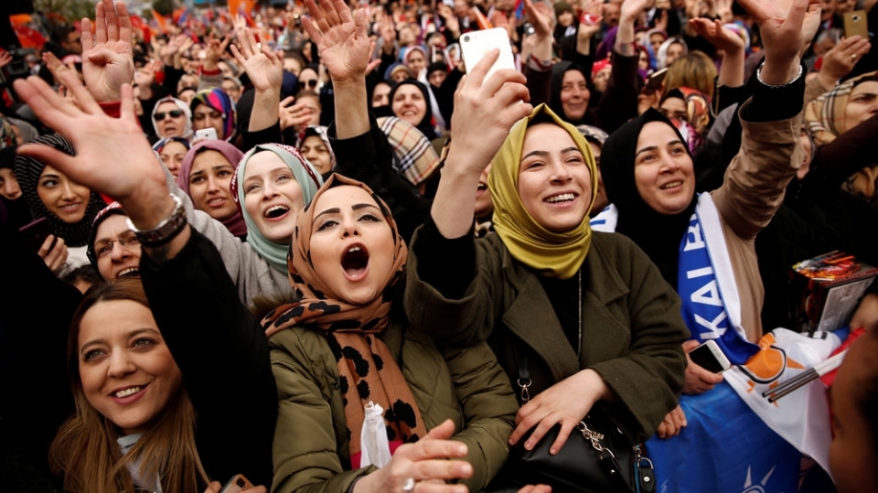 tho nhi ky bat dau bo phieu bau cu dia phuong