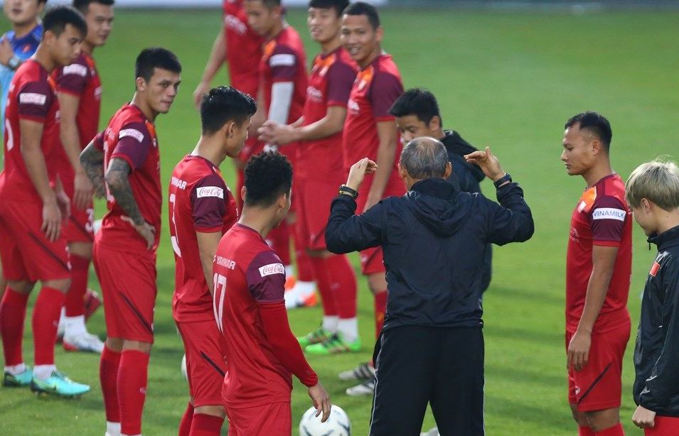 vong loai world cup 2022 lan dau tien hlv park doi mat bai toan kho ve hang phong ngu