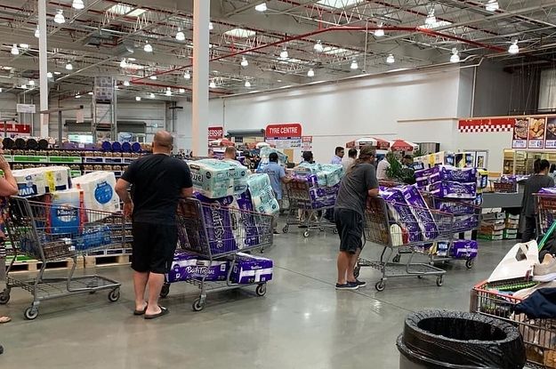 ly do dan nhieu nuoc do xo vet giay ve sinh khi dich covid 19 bung phat